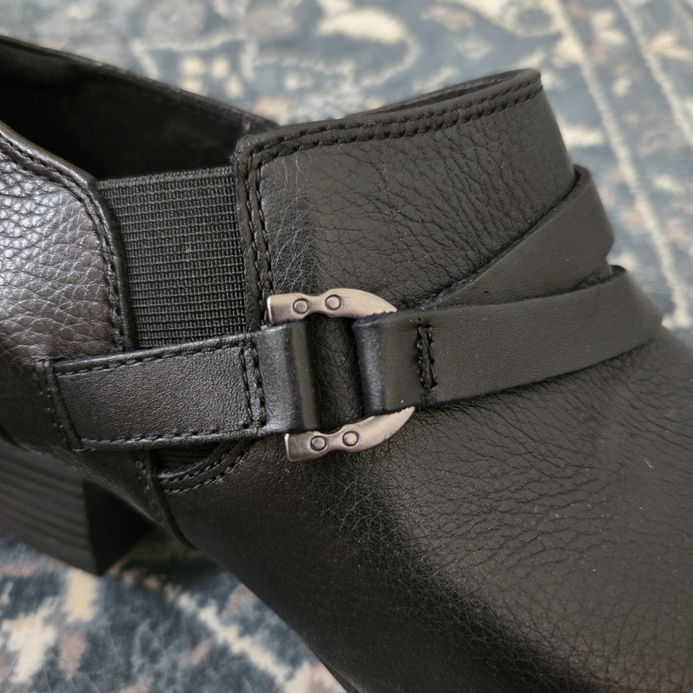 Elegant Black Women's Shoes - Picture 4 of 9